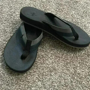 Women’s Guy Harvey flip flops. Size 8
